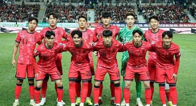 韩国国家队足球队(国际排名第28及亚洲第3名)